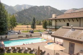 Christophe Condo 609AB With Year Round Outdoor Pool, Hot Tub, Bald Mt Views
